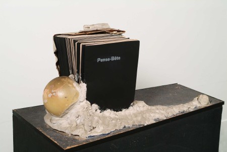Marcel Broodthaers: Pense-Bête, 1964 (Foto: frieze.com)