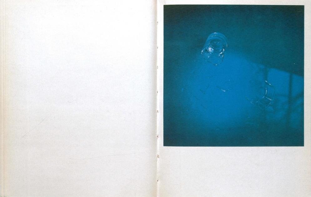 Ed Ruscha: Nine Swimming Pools (and a broken glass), 1968 (Fotonachweis: Catalogue raisonné, Walker Art Center, Minneapolis 1999)