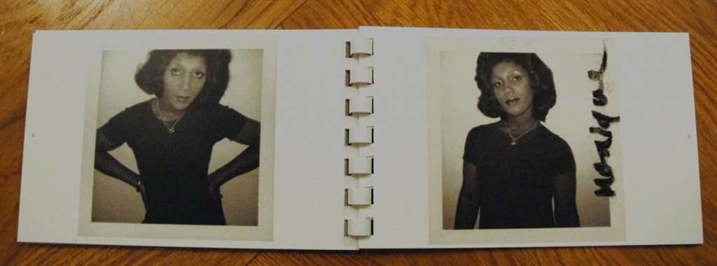 Book #60, 1974, Polaroid Type 87, black and white. Monique (Drag Queen) (Foto: Marlene Obermayer)