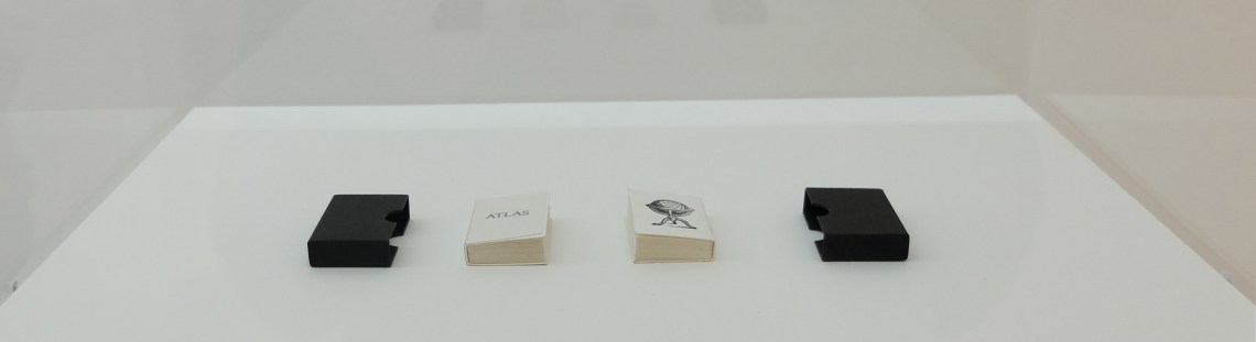 Künstlerbuch | Artists' book: Marcel Broodthaers, Die Eroberung des (Welt)-Raums. Atlas zum Gebrauch durch Künstler und Militär, 1975